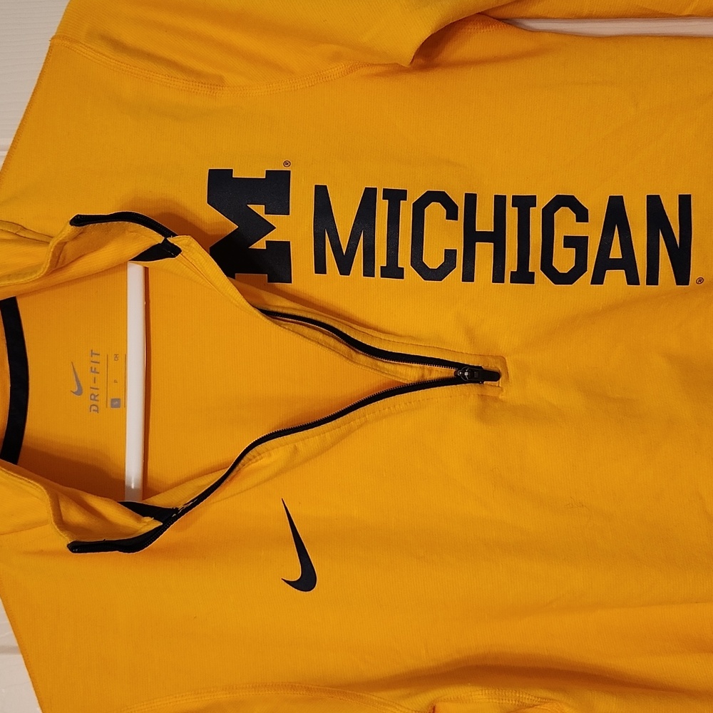 Nike Michigan Yellow Quarter-Zip Pullover - Picture 8 of 9